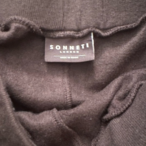 BLACK SONNETI SHORTS - Picture 3 of 3